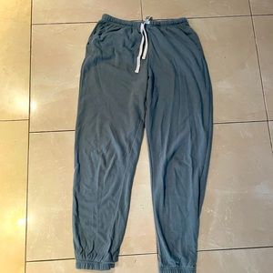 Garage sweatpants size M